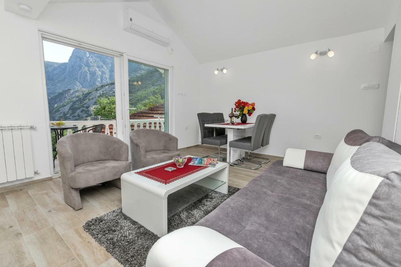 Apartment Kalle Kotor Bagian luar foto