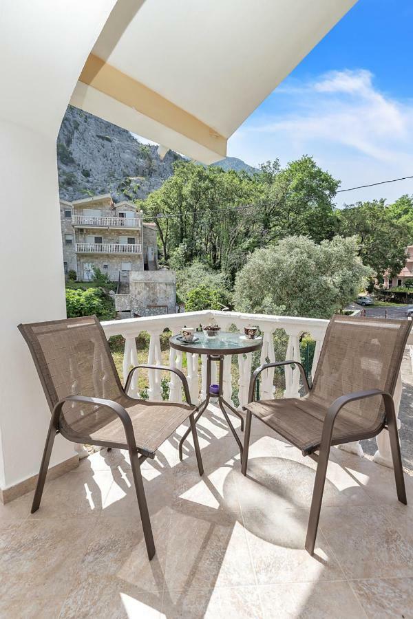 Apartment Kalle Kotor Bagian luar foto
