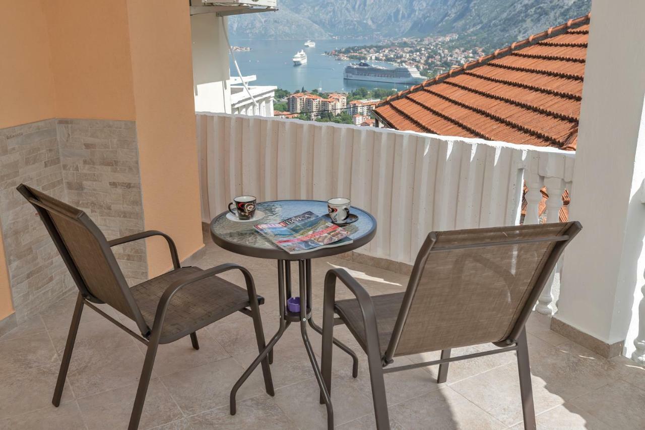 Apartment Kalle Kotor Bagian luar foto