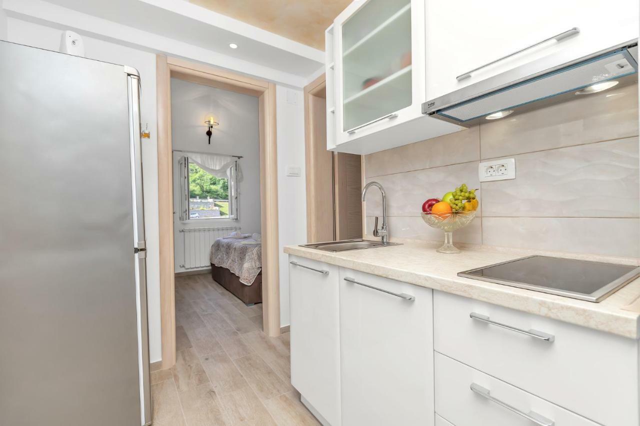 Apartment Kalle Kotor Bagian luar foto
